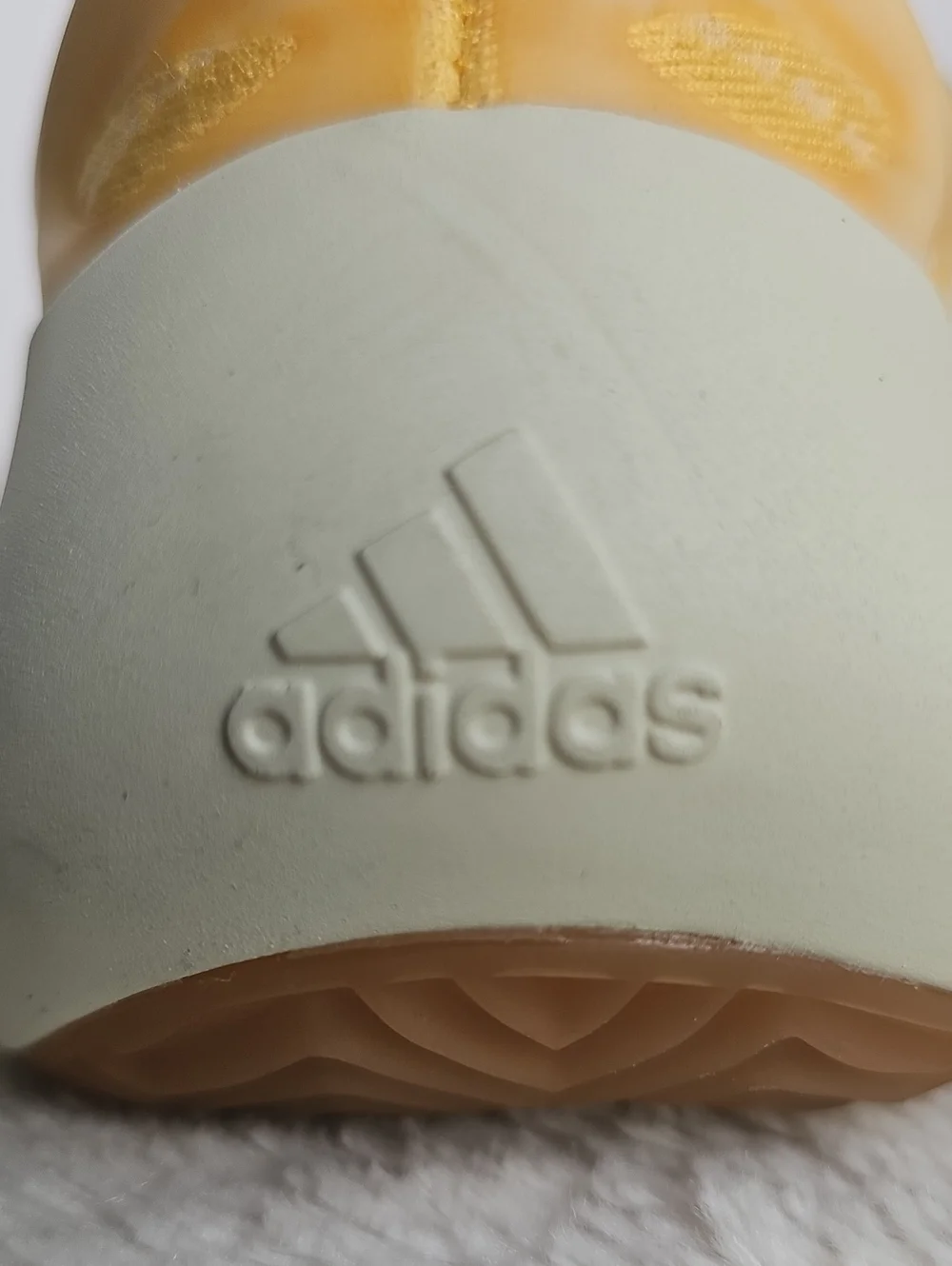 ​adidas Yeezy 700 V3 Mono Safflower HP5425 Men Size 6 Women 7